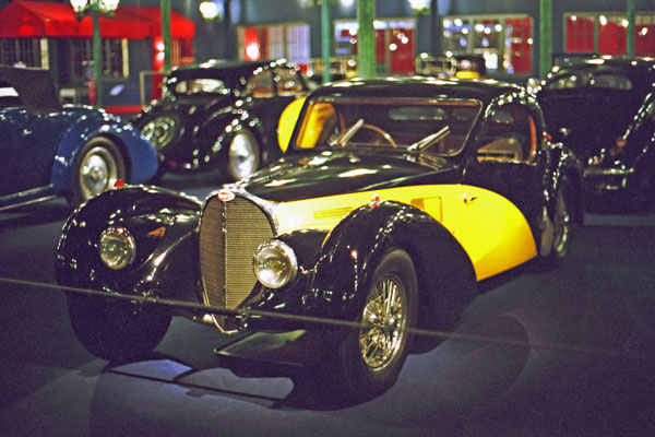 (07-4d)(57-06-27) 1937 Bugatti Type57 SC Atlante (ミュールーズ）.jpg